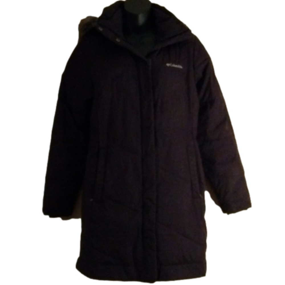Columbia long faux fur lined puffer coat. Size small. Pretty deep purple.